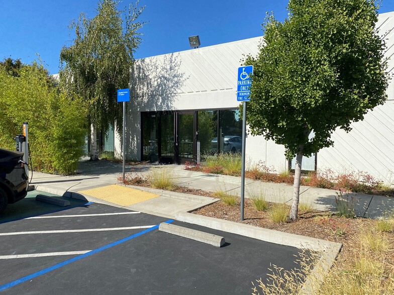 10161-10181 Bubb Rd, Cupertino, CA for lease - Building Photo - Image 1 of 5