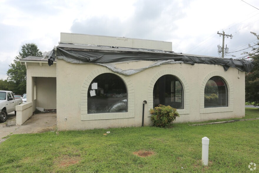 2335 Randleman Rd, Greensboro, NC 27406