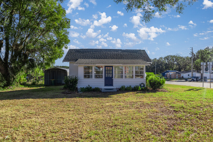 401 N Dixie Ave, Fruitland Park, FL for lease - Building Photo - Image 3 of 25