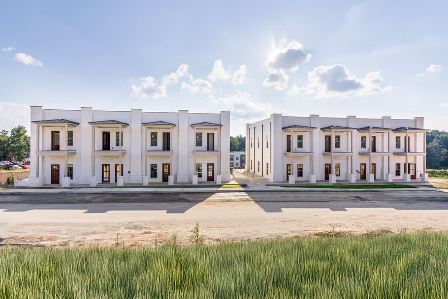 1343 N Lamar Blvd, Oxford, MS for lease - Building Photo - Image 2 of 7