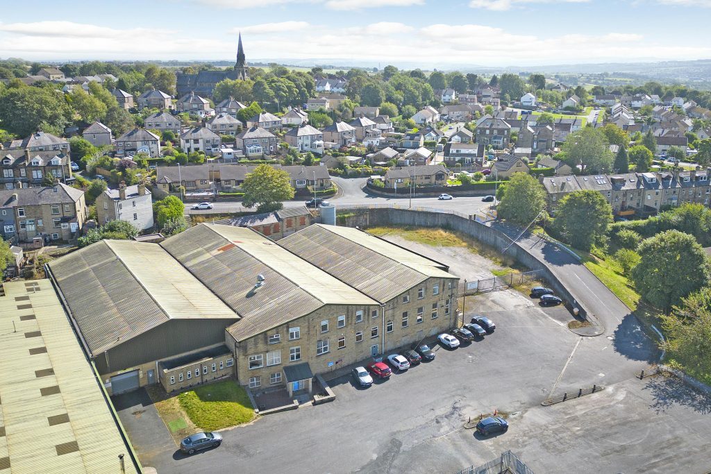 Huddersfield Rd, Bradford for lease Building Photo- Image 1 of 11