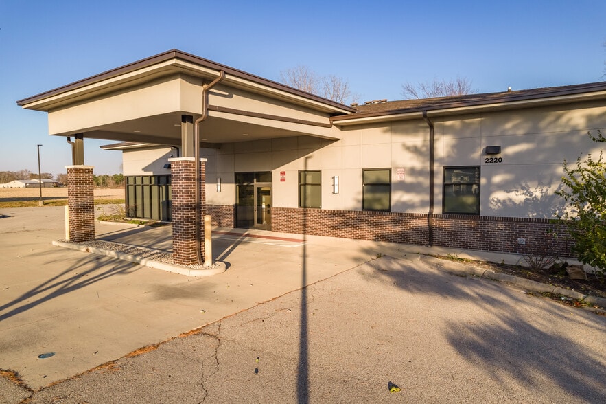 2220 E 59th St, Anderson, IN for sale - Building Photo - Image 2 of 6