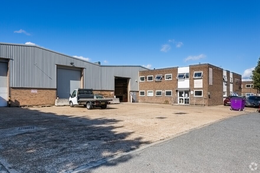 Motherwell Way, Grays for sale - Primary Photo - Image 1 of 1