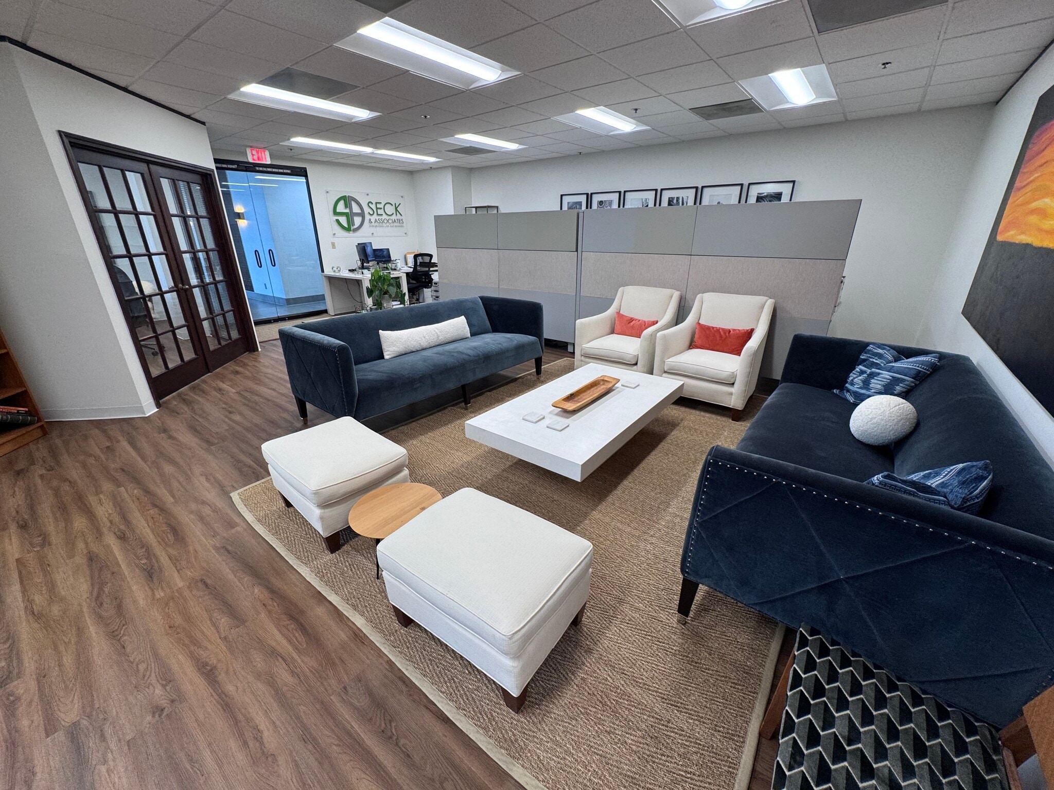 5000 W 95th St, Prairie Village, KS for lease Interior Photo- Image 1 of 10