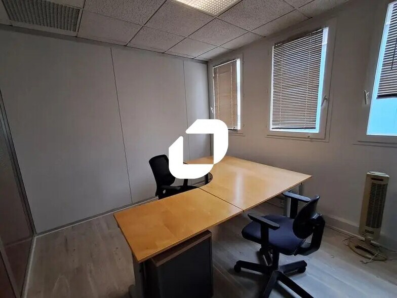 Office in Montrouge for lease - Interior Photo - Image 3 of 30