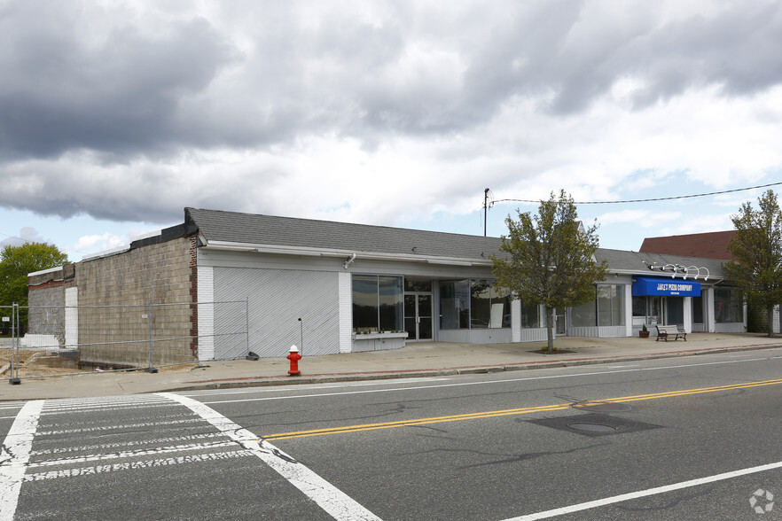 85-93 Main St, Buzzards Bay, MA for lease - Building Photo - Image 2 of 9