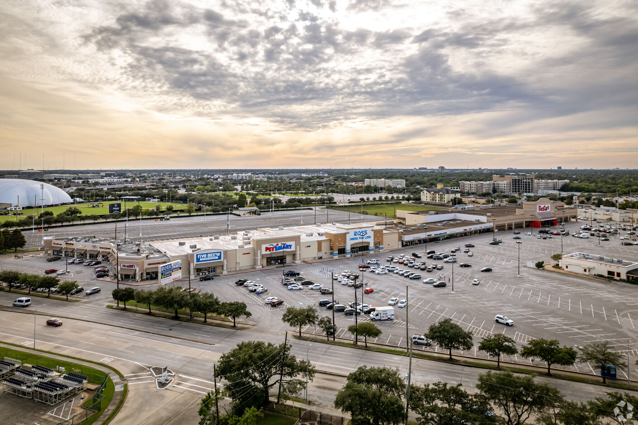 8100-8236 Kirby Dr, Houston, TX for lease Building Photo- Image 1 of 13