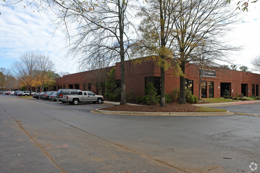 6767 Old Madison Pike, Huntsville, AL for lease - Building Photo - Image 2 of 2