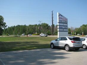 3600 Velp Ave, Howard, WI for lease Building Photo- Image 2 of 31