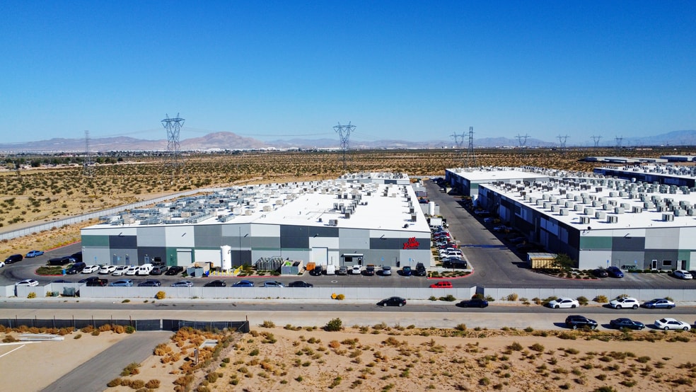 17451-14757 Muskrat Ave, Adelanto, CA for sale - Building Photo - Image 2 of 7