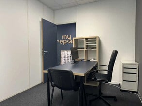 Office in Villeurbanne for sale Interior Photo- Image 2 of 15