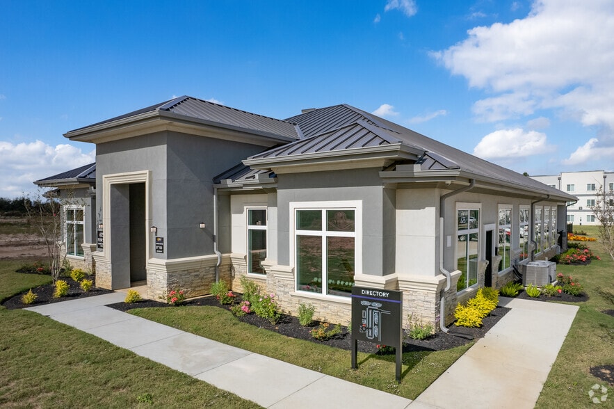 625 Elm St, Prairie View, TX for sale - Building Photo - Image 1 of 1