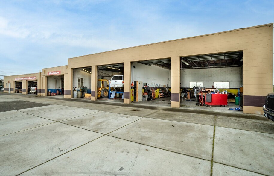 220 Elverta Rd, Elverta, CA 95626