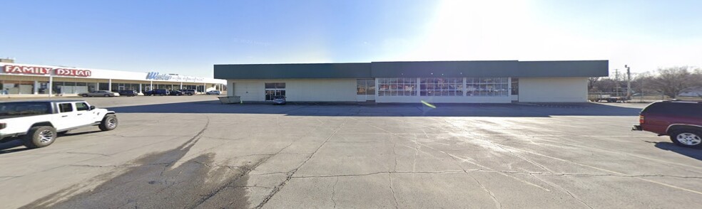 2110 Broadway Ave, Parsons, KS for lease - Building Photo - Image 3 of 4