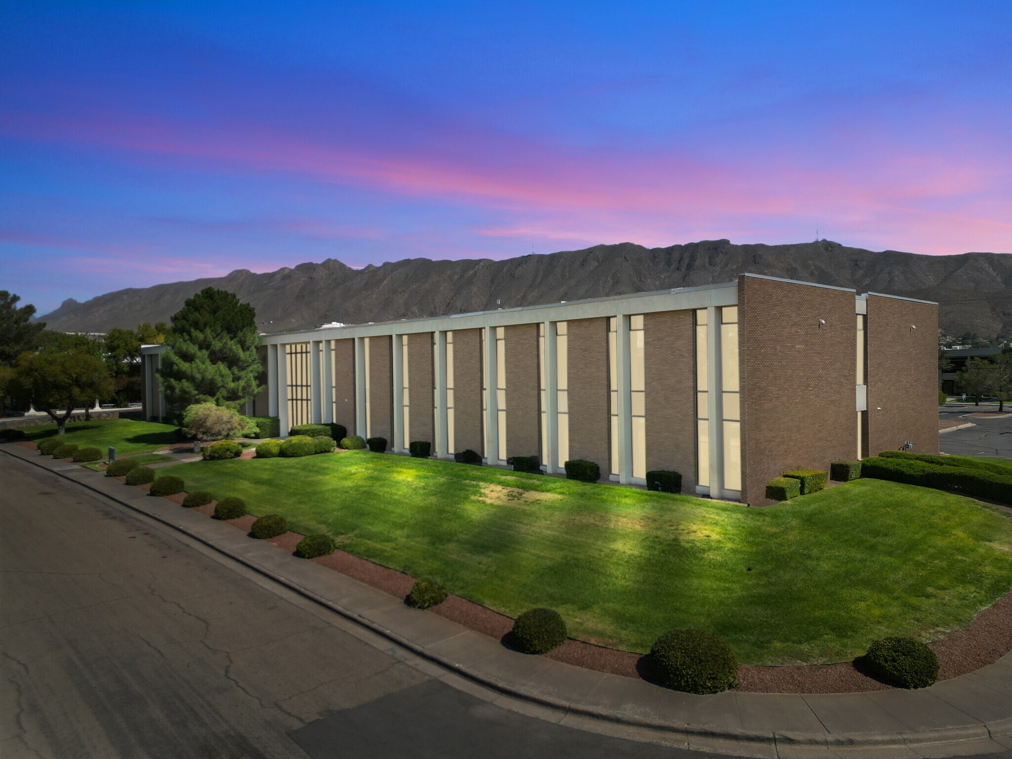 4150 Pinnacle St, El Paso, TX for lease Building Photo- Image 1 of 2