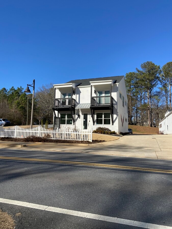 213 Arnold Mill Rd, Woodstock, GA 30188