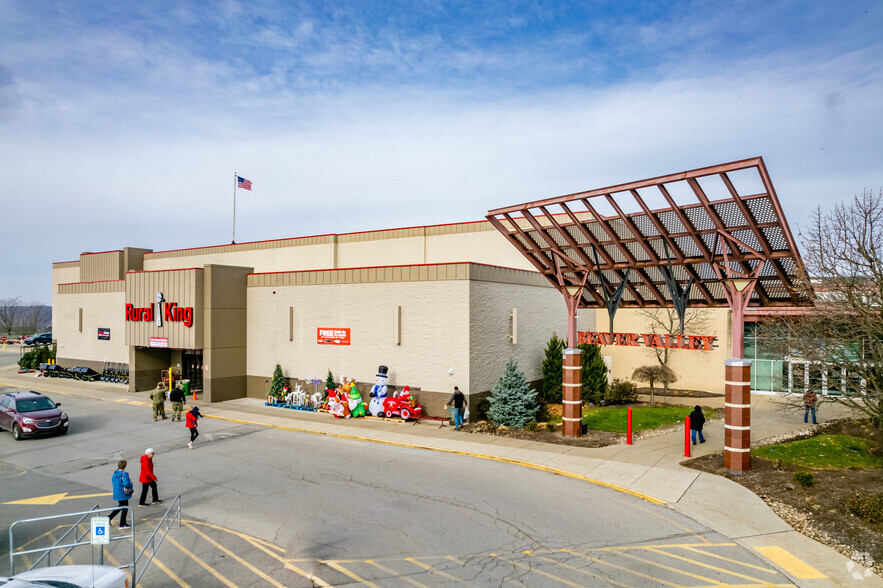 570 Beaver Valley Mall, Monaca, PA for lease - Building Photo - Image 1 of 10