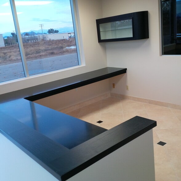 328 Malbert Rd, Perris, CA for lease - Building Photo - Image 3 of 11