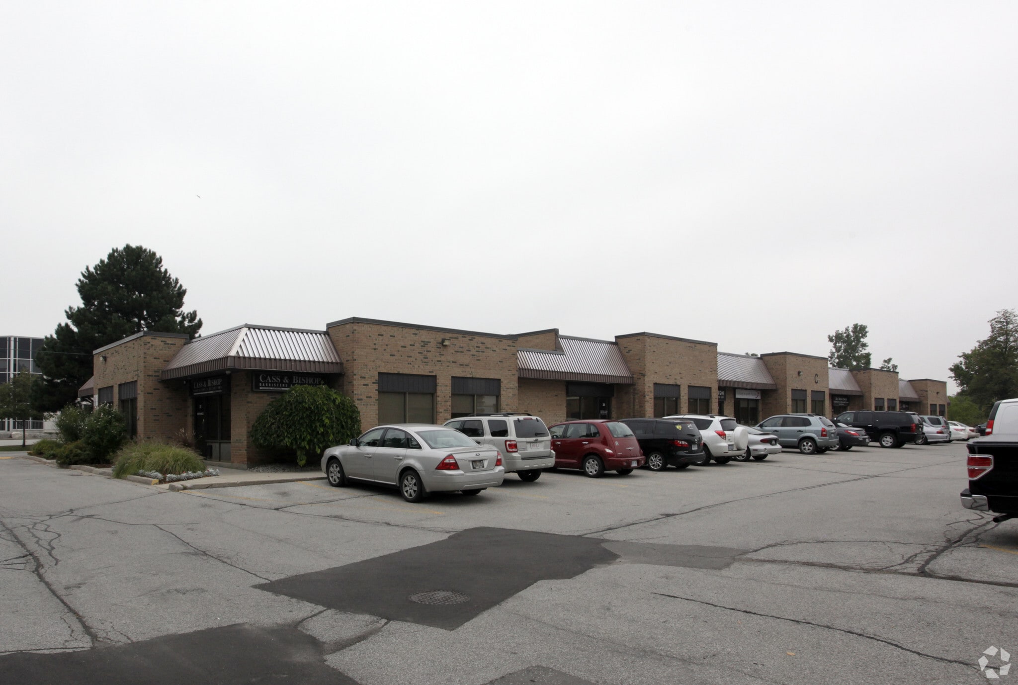 3455 Harvester Rd, Burlington, ON for lease Primary Photo- Image 1 of 5