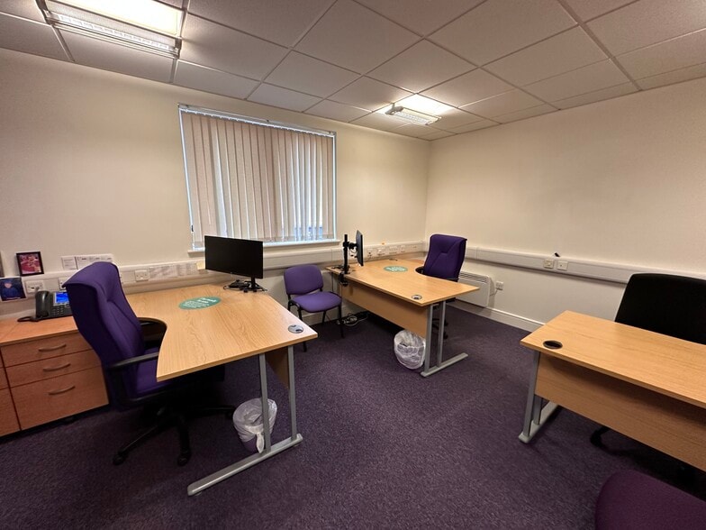 15-19 Cole St, Scunthorpe for sale - Interior Photo - Image 3 of 16