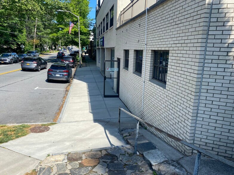 4 Broadway, Valhalla, NY for sale - Building Photo - Image 1 of 1