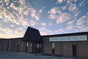 Large Industrial / Mfg/Office - For Lease - Warehouse