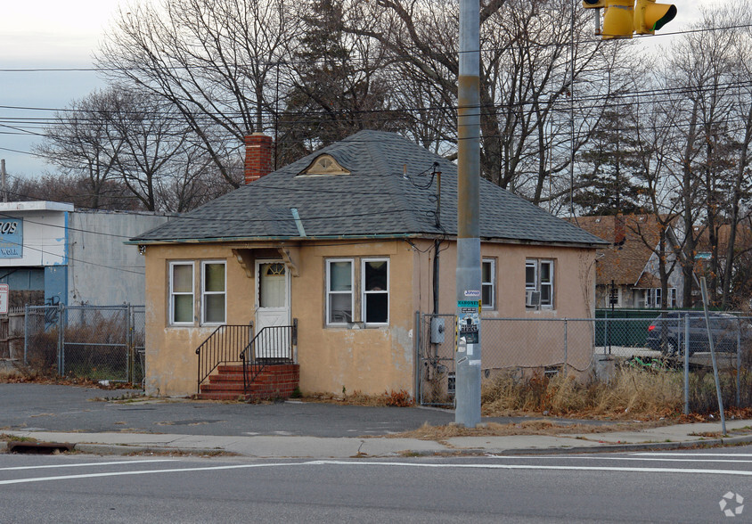 Railroad Avenue Portfolio portfolio of 2 properties for sale on LoopNet.com - Primary Photo - Image 2 of 2