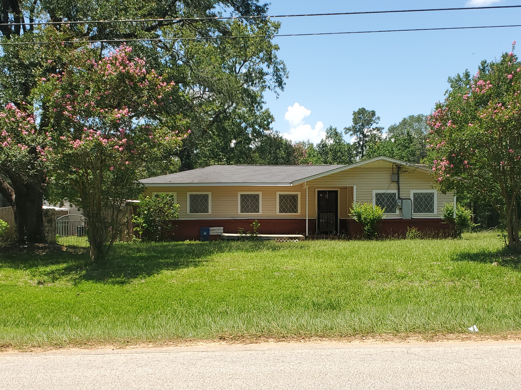 12021 Old Montgomery Rd, Willis, TX for lease Building Photo- Image 1 of 4