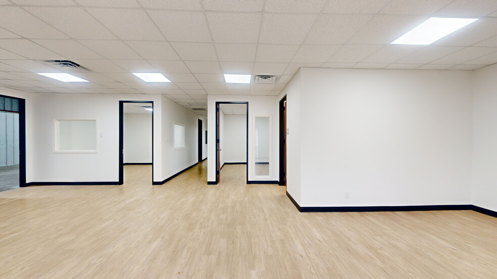 5707-5709 Gardendale Dr, Houston, TX for lease - Matterport 3D Scan - Image 3 of 22