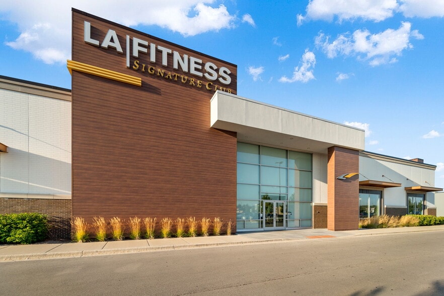 100 W 63rd St, Westmont, IL for sale - Building Photo - Image 3 of 4