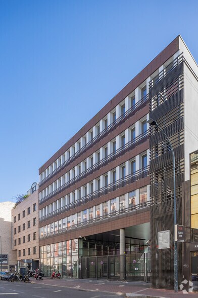 16 Rue Henri Barbusse, Clichy for lease - Building Photo - Image 2 of 4