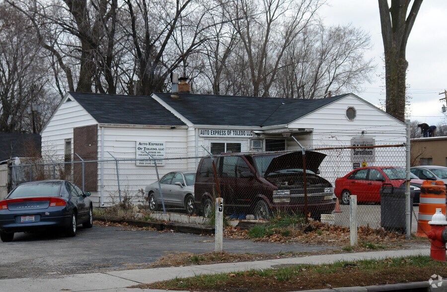 733 S Byrne Rd, Toledo, OH for sale - Primary Photo - Image 1 of 1