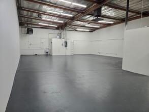 8821 Shirley Ave, Northridge, CA for lease Building Photo- Image 2 of 2