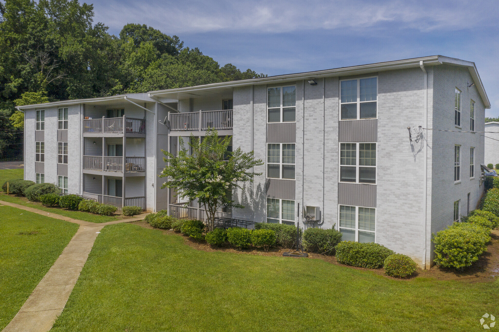 2823 Misty Waters Dr, Decatur, GA for sale Primary Photo- Image 1 of 1