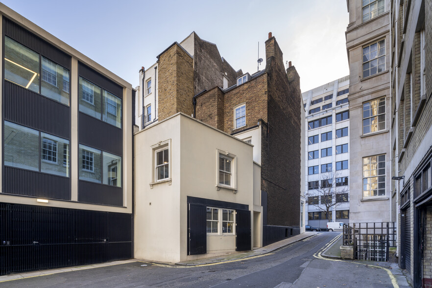 130-130A Wigmore St, London for sale - Building Photo - Image 2 of 7