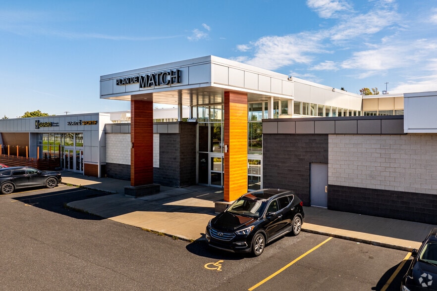 270-280 Boul Du Fort-Saint-Louis, Boucherville, QC for lease - Primary Photo - Image 1 of 4