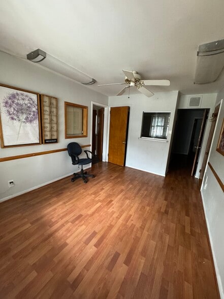 376 Manor Rd, Staten Island, NY for lease - Interior Photo - Image 3 of 7