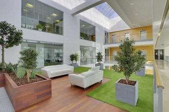 3 Avenue Jeanne Garnerin, Wissous for lease Interior Photo- Image 2 of 3