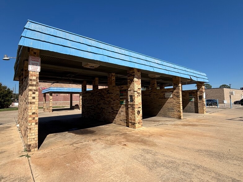 521 Alegre Vista Dr, Denton, TX for sale - Building Photo - Image 1 of 7