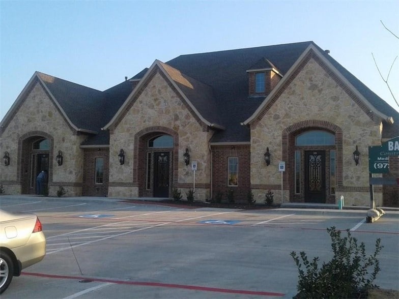 110 E Belt Line Rd, Cedar Hill, TX for lease - Building Photo - Image 3 of 8