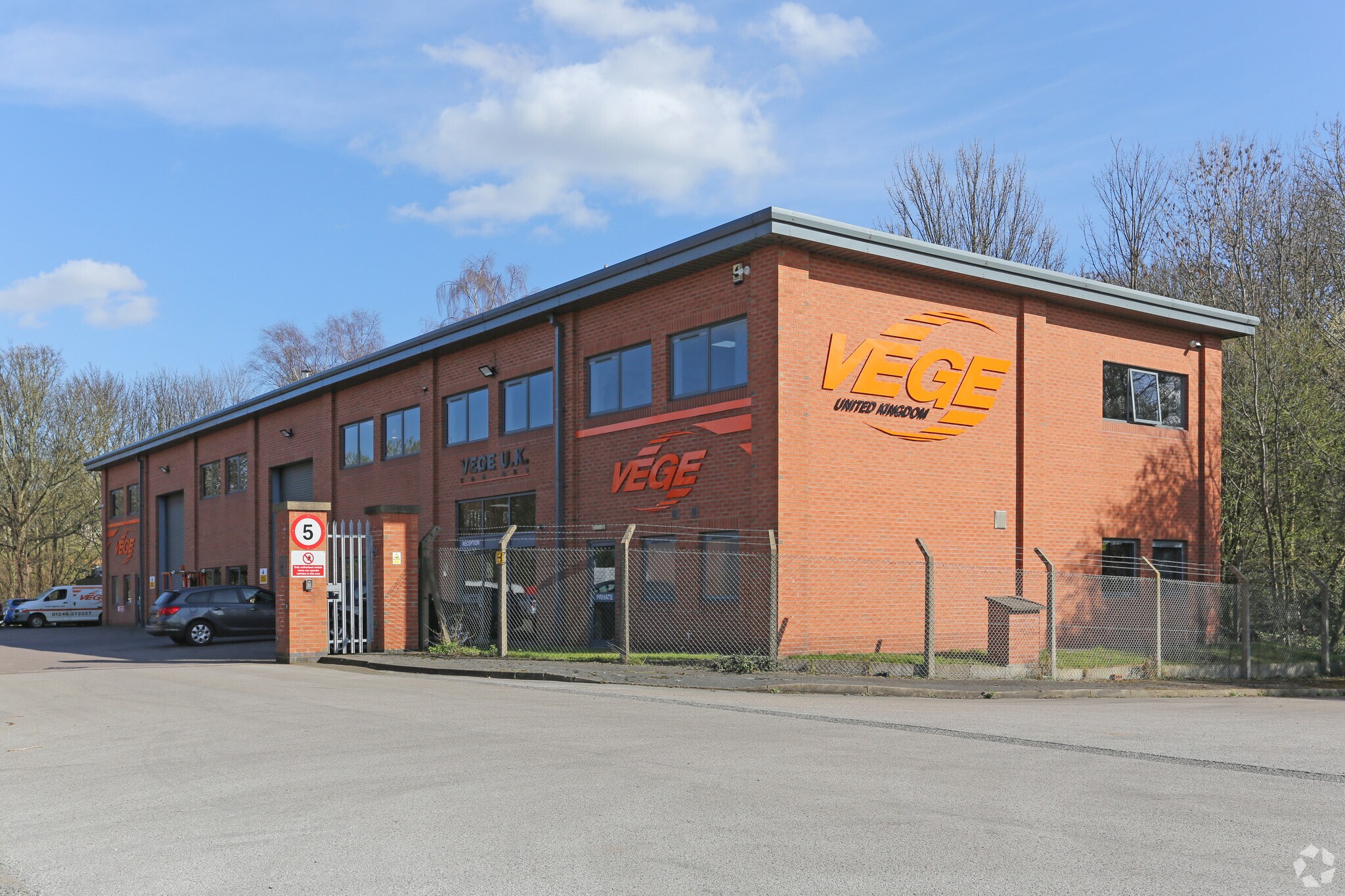 Meltham Ln, Chesterfield for sale Primary Photo- Image 1 of 1