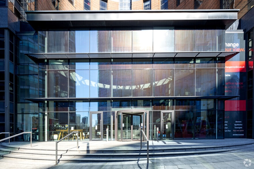 81-85 Station Rd, Croydon for lease - Building Photo - Image 3 of 5