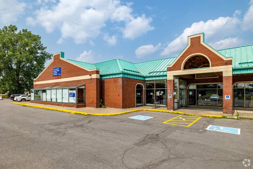 1080-1126 Boul de la Grande-Allée, Boisbriand, QC for sale - Building Photo - Image 1 of 1