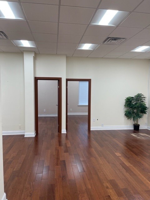 1527 Franklin Ave, Mineola, NY for lease Interior Photo- Image 1 of 3