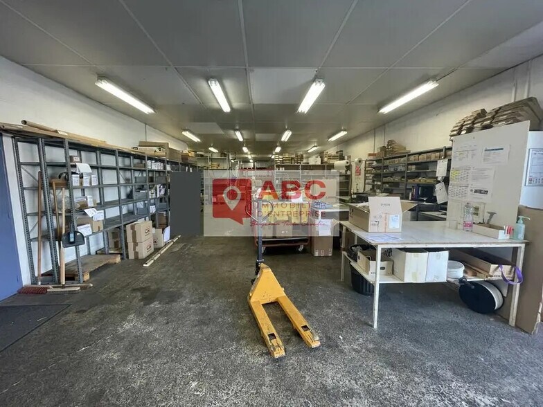 Flex in Sète for lease - Interior Photo - Image 2 of 6