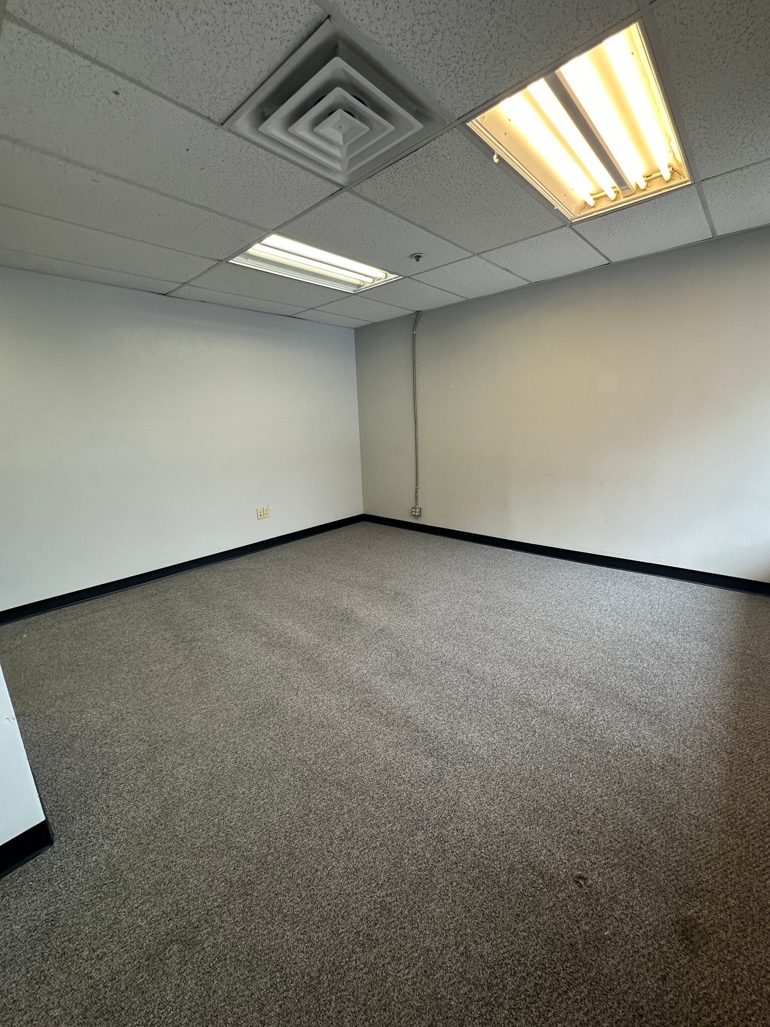 8200 E Pacific Pl, Denver, CO for lease Building Photo- Image 1 of 4