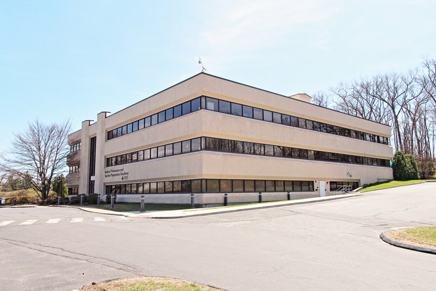 10 Targeting Centre, Windsor, CT for sale - Building Photo - Image 1 of 1