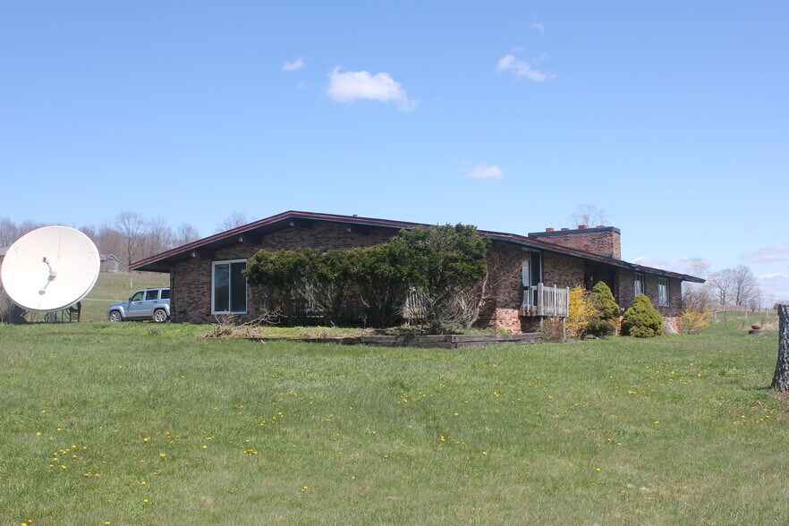 22460 Route 957, Columbus, PA for sale - Primary Photo - Image 1 of 1