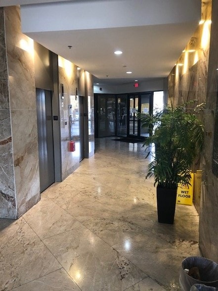 3103 Airport Blvd, Mobile, AL for lease - Building Photo - Image 1 of 4