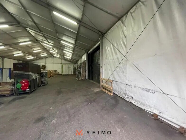 Flex in Mantes-la-Ville for sale - Interior Photo - Image 2 of 5